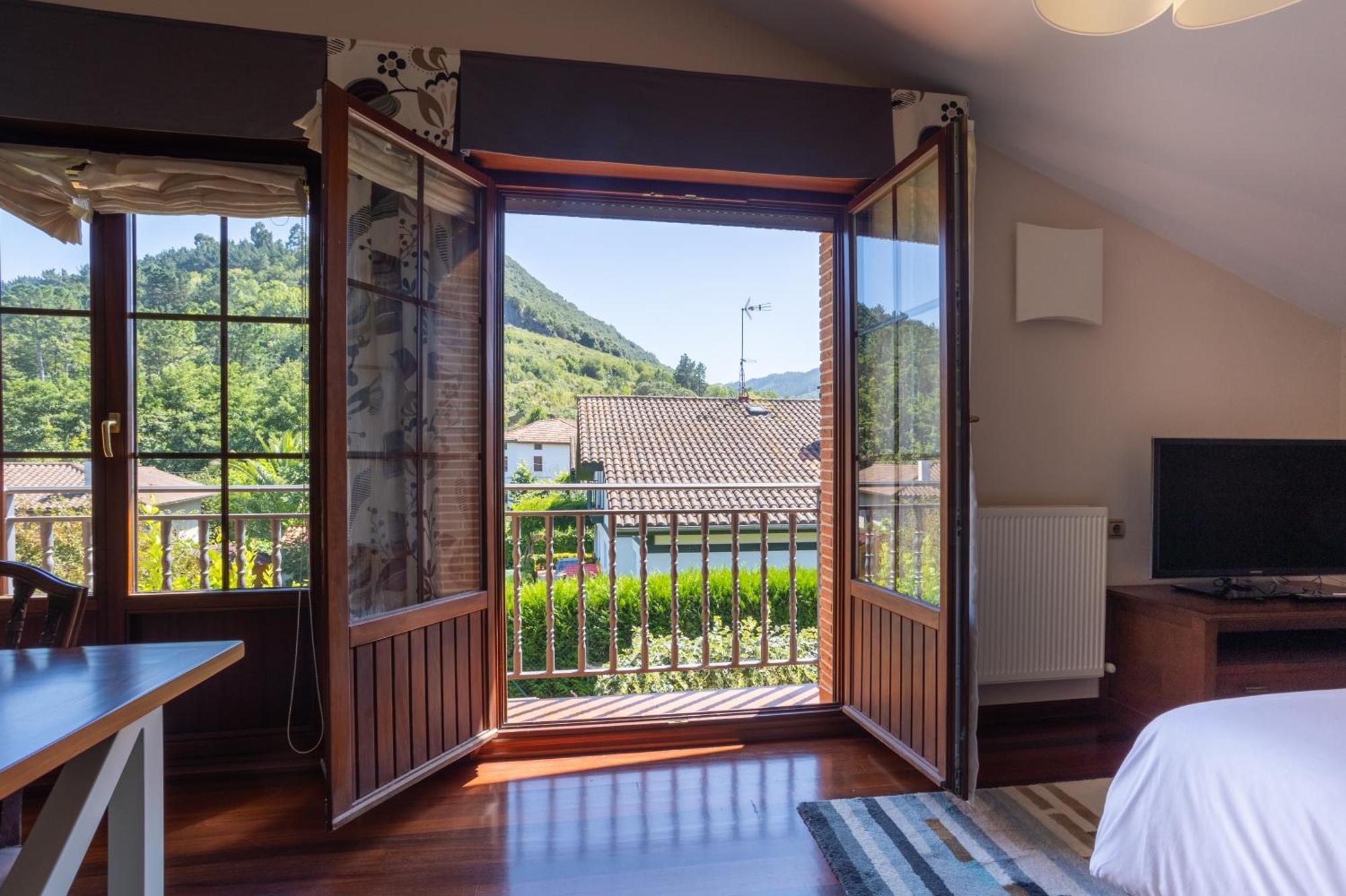 Urdaibai Boutique Villa Altamira Exterior photo